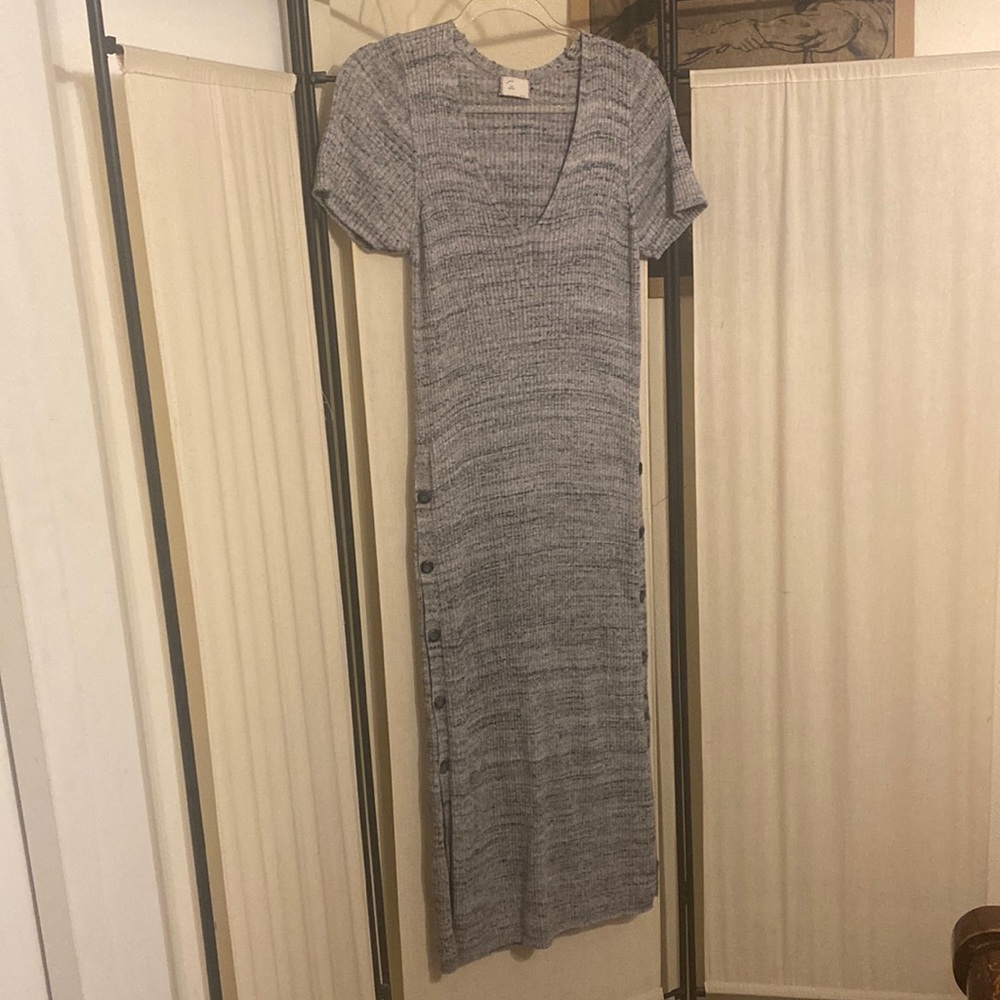 Anthropologie Woven Dress with V Neck, Side Button Detail; Excellent Condition